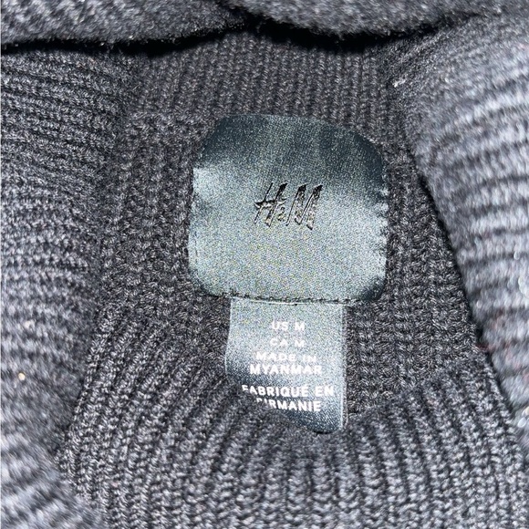 Black H&M turtleneck sweater - Picture 2 of 3